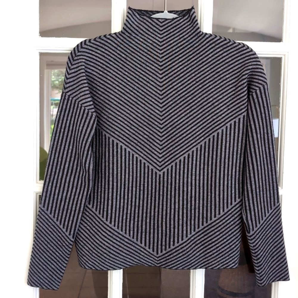 Women's Small Mock Neck Cynthia Rowley Sweater Trendy Geometric